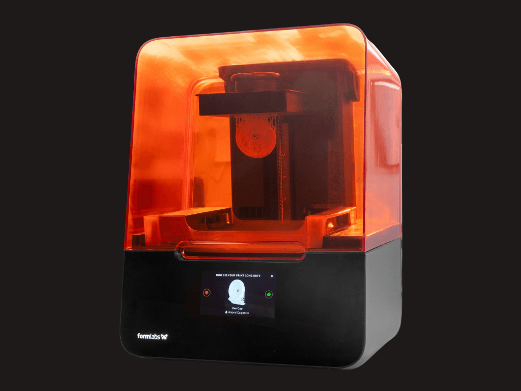 Formlabs 3 – profesionalni 3D printer u studijskom prikazu 3D printer Formlabs 3 na crnoj pozadini